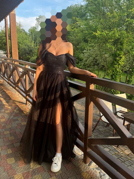 Продам чорну випускну сукню з корсетом