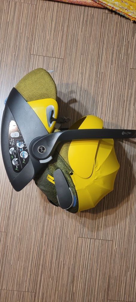 CYBEX cloud z I-size wraz z bazą base z