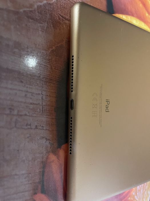 iPad 6 на 128gb.