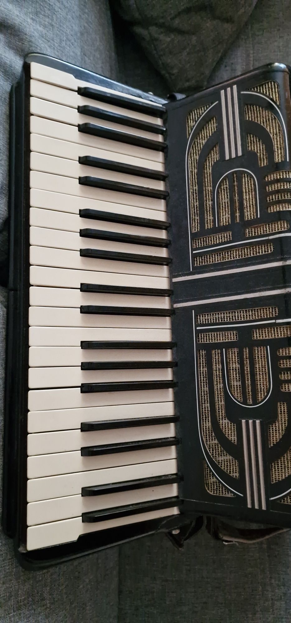 Piekny Akordeon Hohner TANGO5