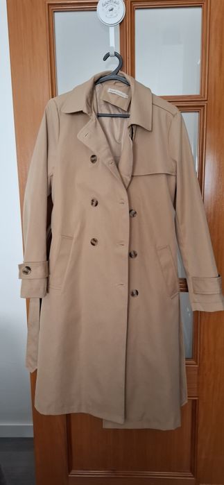 Vendo gabardina quase nova, usei-a uma vez