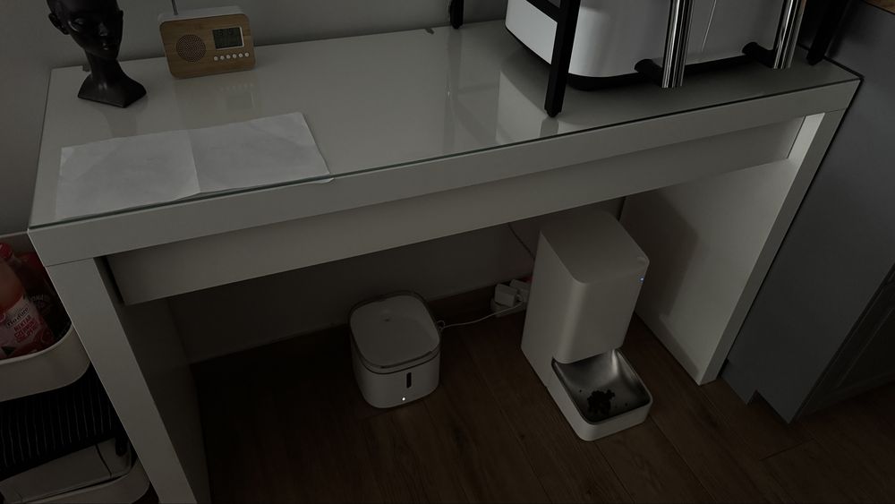 Biurko toaletka i inne rzeczy kosmetyczne