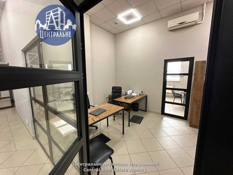 Оренда просторого кабінетного офісного приміщення в центрі, 8€/м.кв.