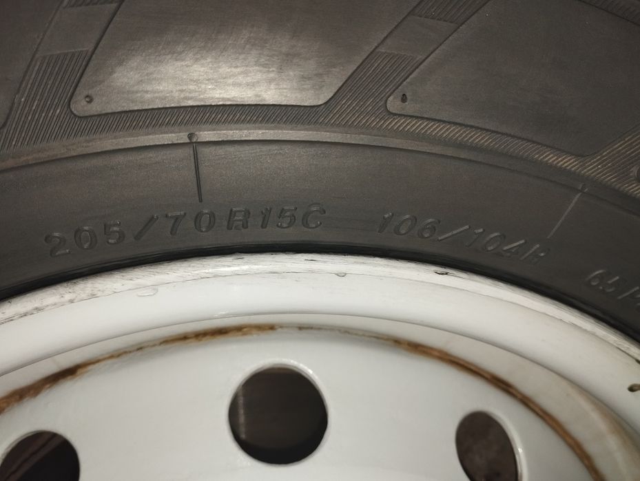 Резина грузовая  r15c yokohama