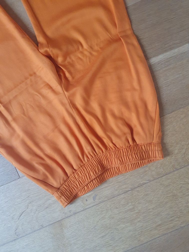 Pomarańczowy garnitur reserved L 40