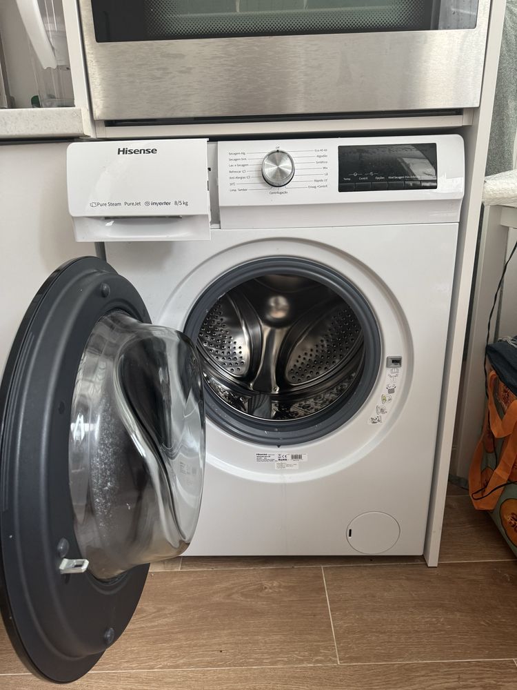Máquina de Lavar e Secar Roupa Hisense
