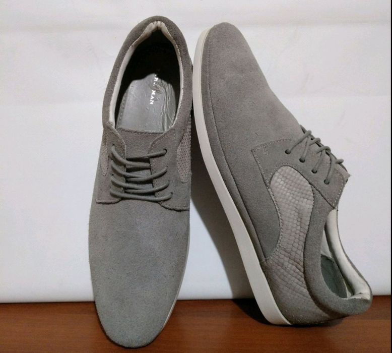 Чоловічі туфлі-кросівки.ZARA,натуральний замш.
стан нових!