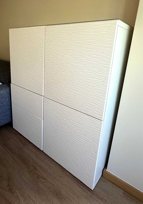 Mobiliário IKEA BESTÅ — cómoda e móvel de TV da mesma coleção