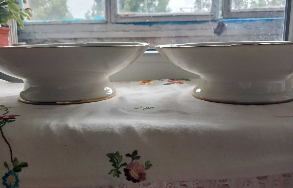 Вінтажні глибокі блюдця : Англія, Німеччина