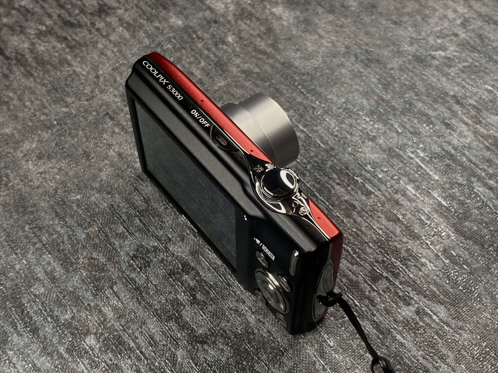 Nikon Coolpix S3000 ідеальний стан