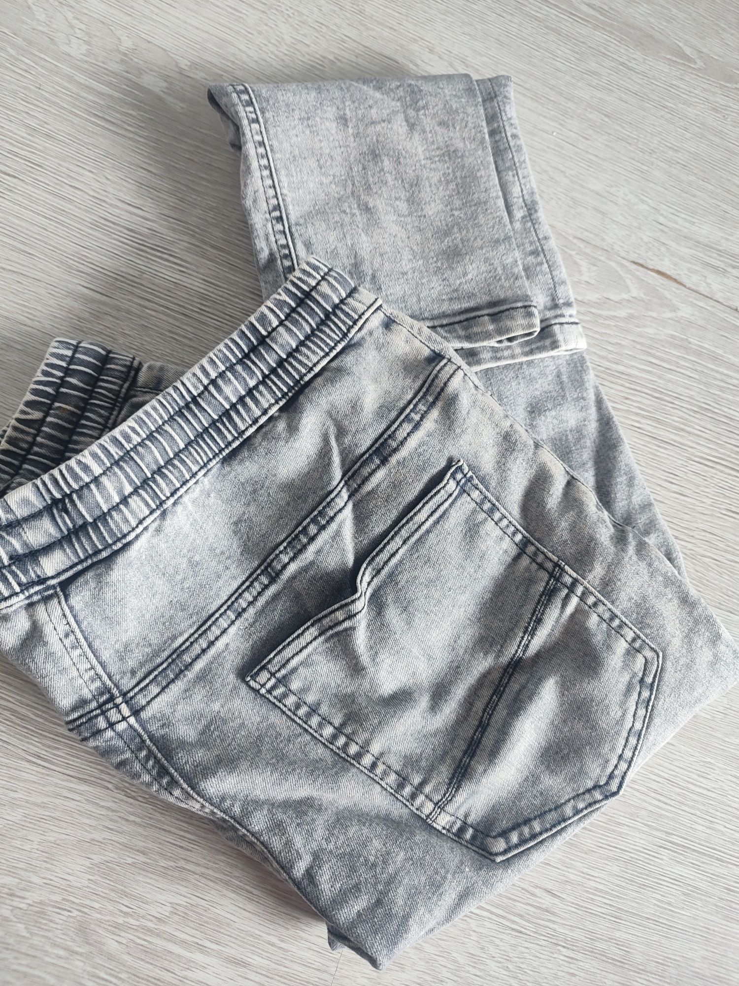 Spodnie damskie jeans szare Reserved 164