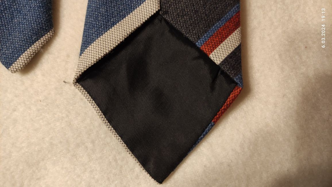 Wełniany krawat w paski Captain