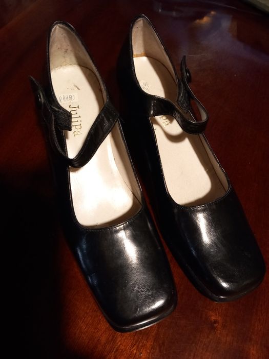 Sapatos Pretos em Pele n.38