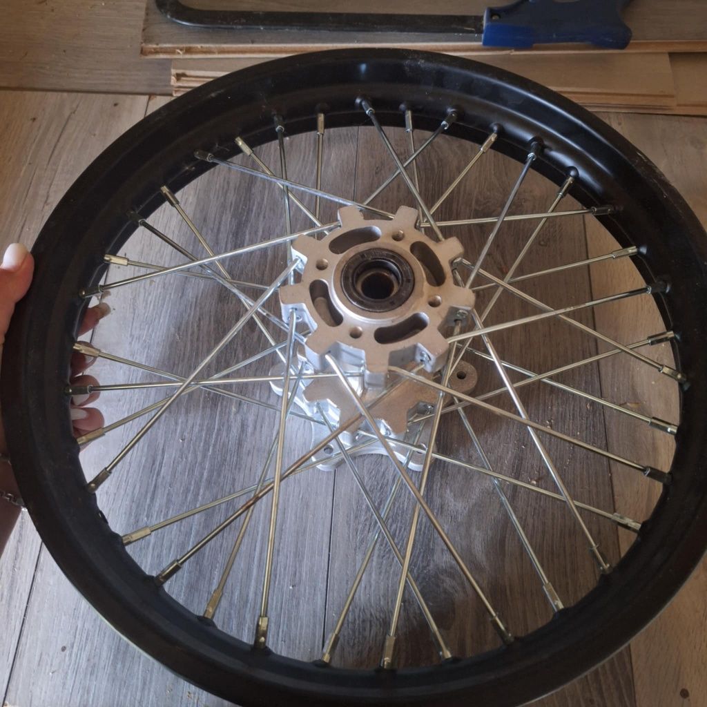 Диск  на мото CRDX200 R 16