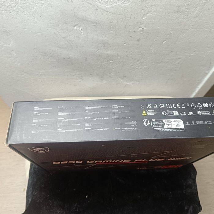 Материнские платы Gigabyte GS-P35 цена 3000 и  игровая цена 4500