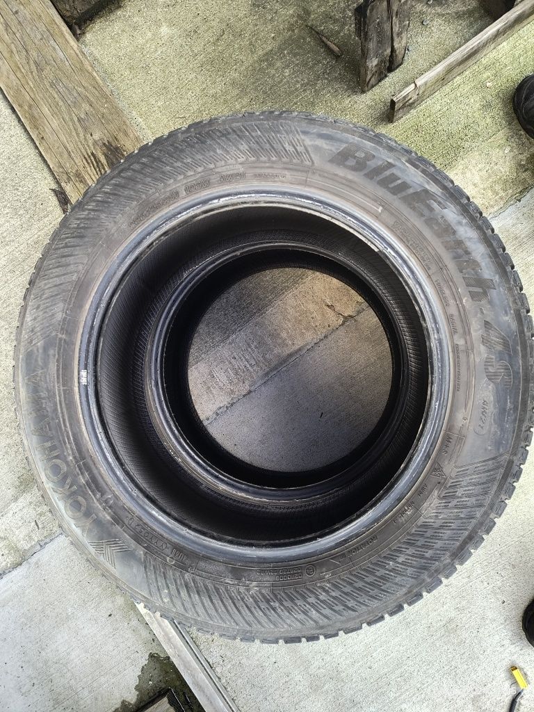 Opony wielosezonowe 235/55R17  2021r.