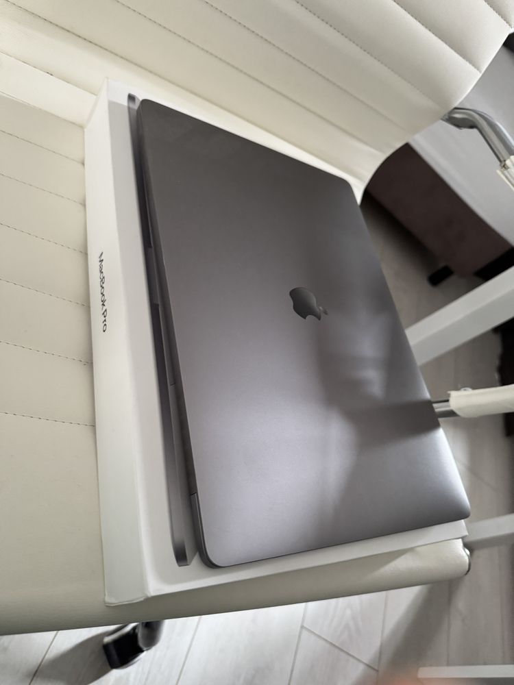 Apple MacBook Pro 16in Late 2019 16GB DDR4 i7 512SSD
