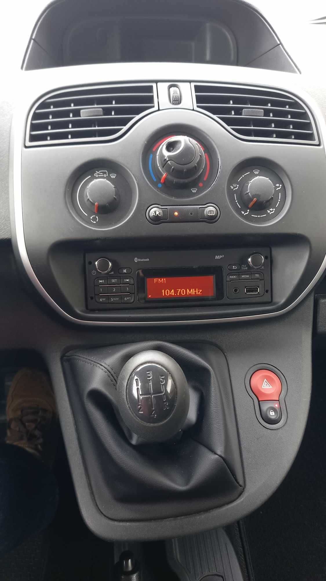 Renault Kangoo Dci 3lugares AC com iva dedutivel incluido no preço