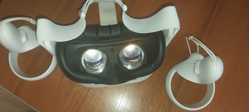 Продам Oculus qest 2