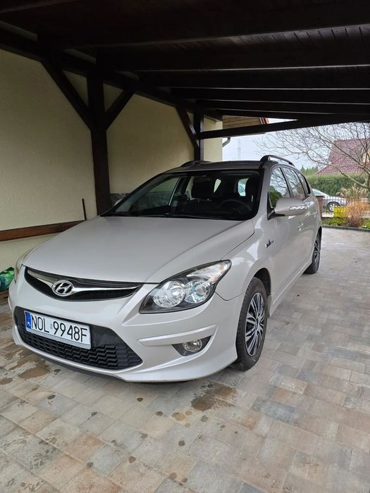 Hyundai I30 Hyundai i30cw 1.6 blue Comfort