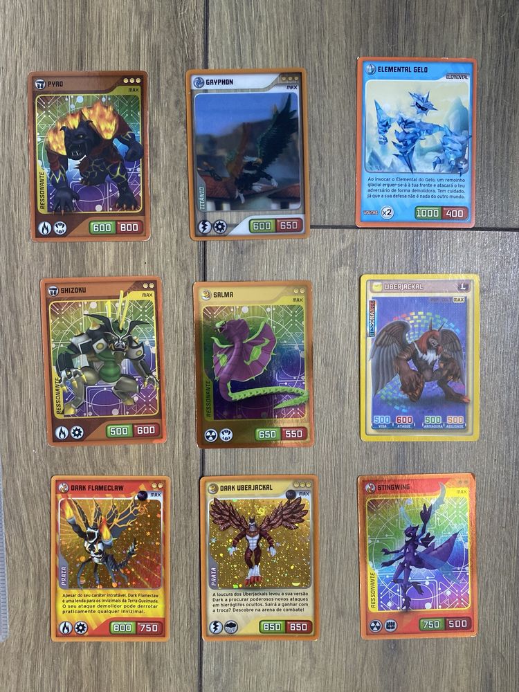 Caderneta Invizimals + 312 cartas