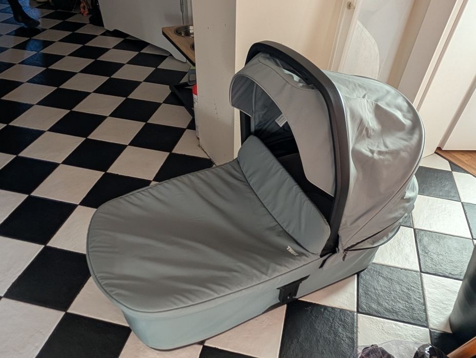 Gondola bassinet Thule Urban Glide 3 + adaptery, moskitiera, raincover