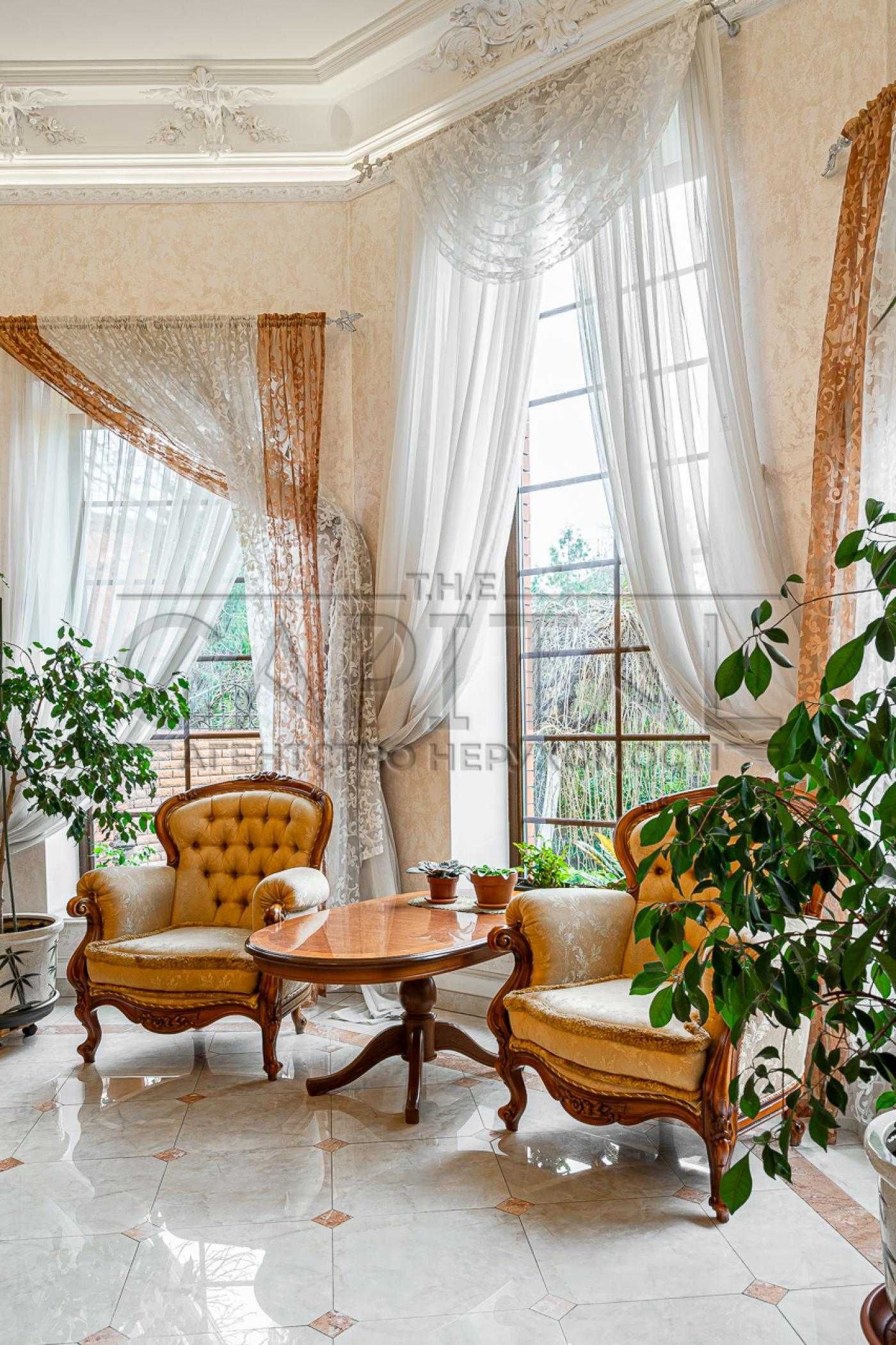 Розкішний маєток 700 м² з басейном сауною Київ вул. Брусилівська