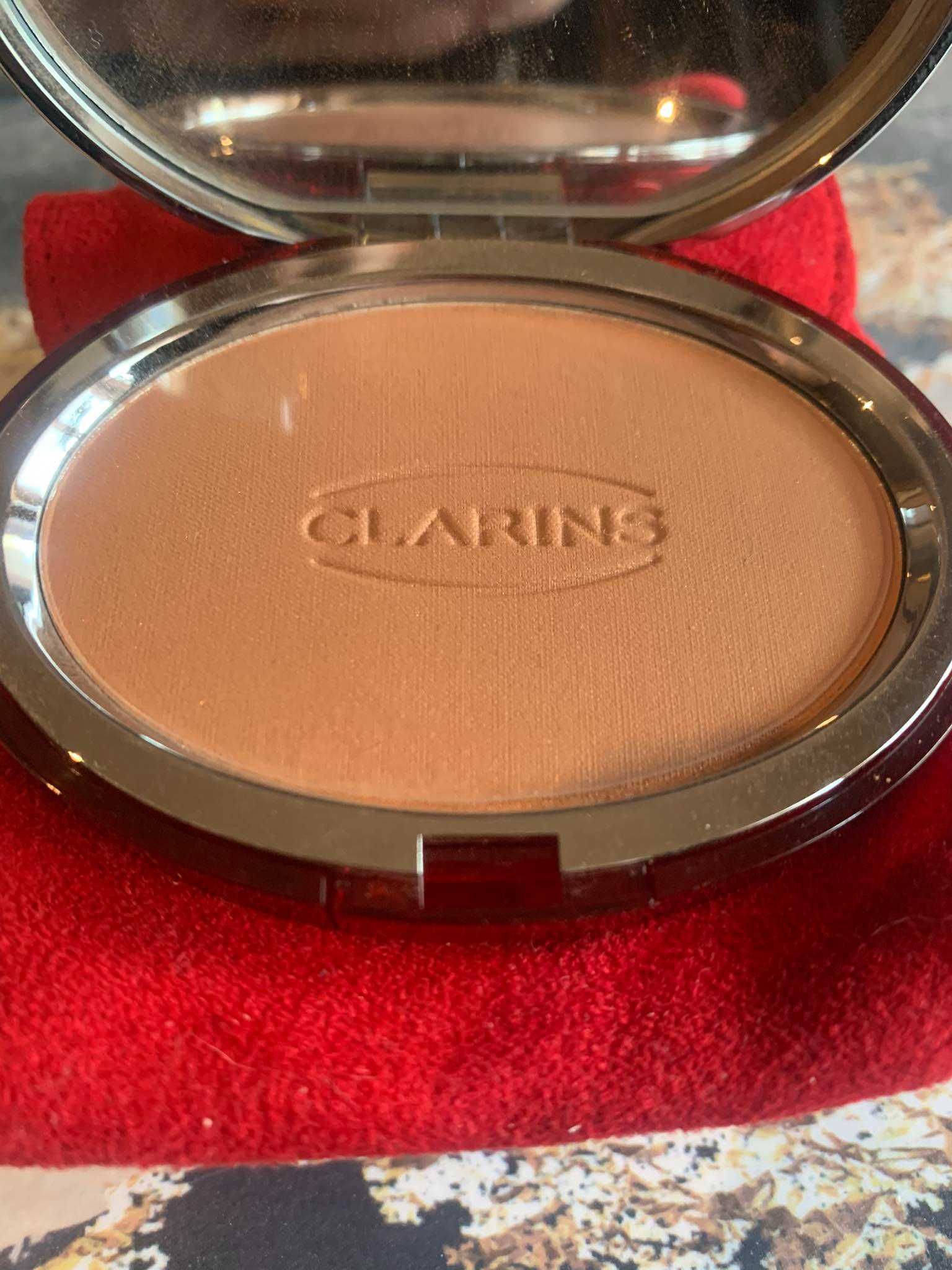 Clarins nowy puder brązujący Bronzing Powder Compact