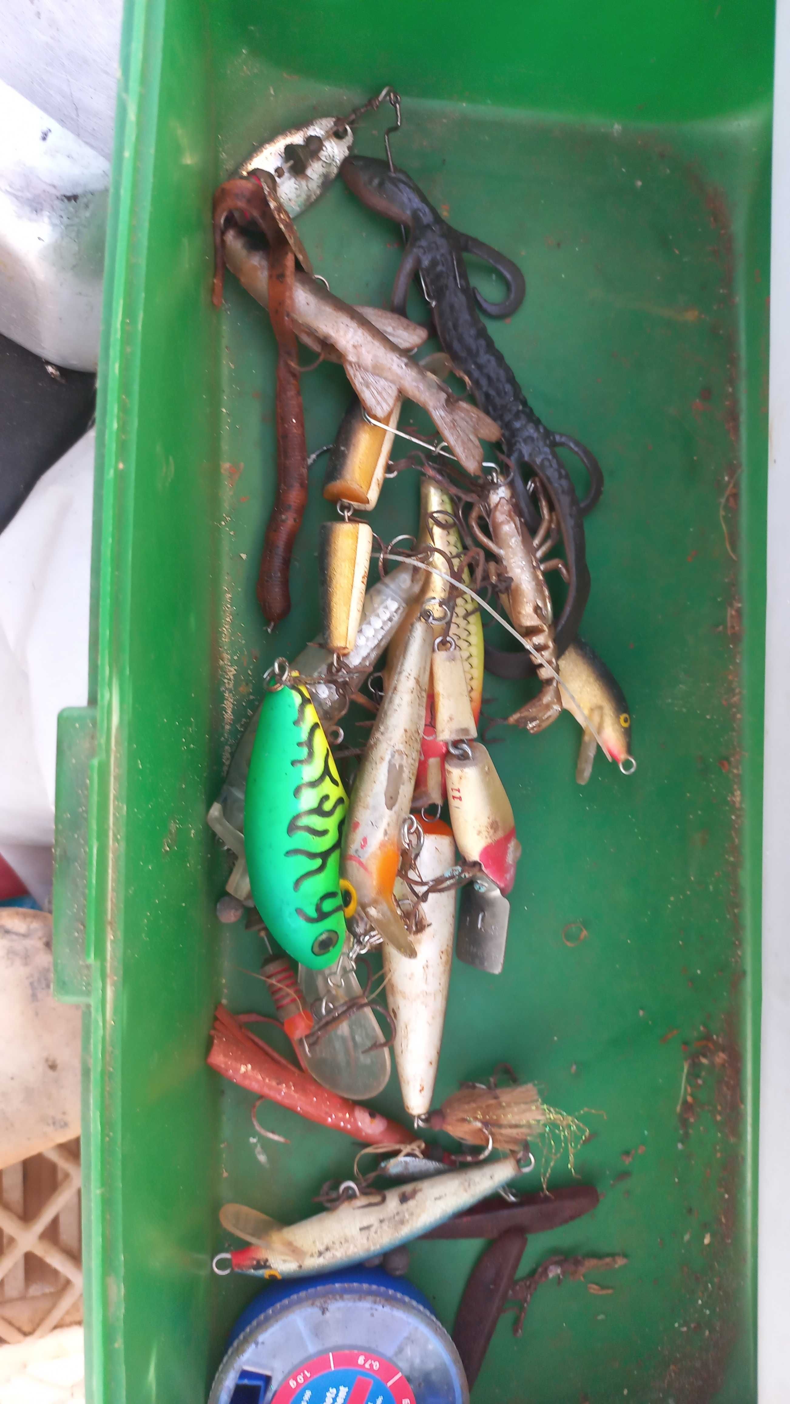 Tenho rapalas e mala para venda