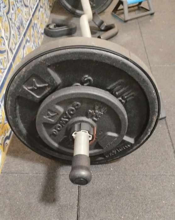 Barras de musculação 28mm com discos e bloqueadores