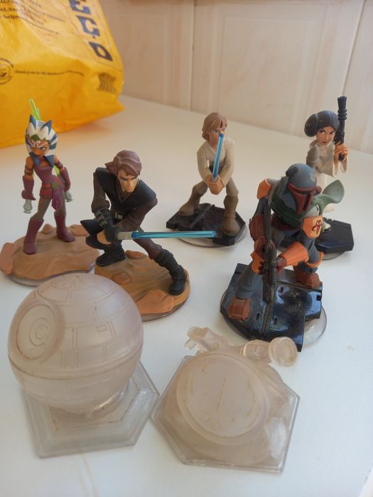 Bonecos e jogo star wars ps3