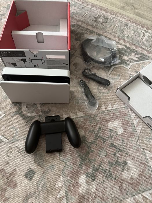 Nintendo Switch Oled повна комплектація та ігри whitcher 3,payday