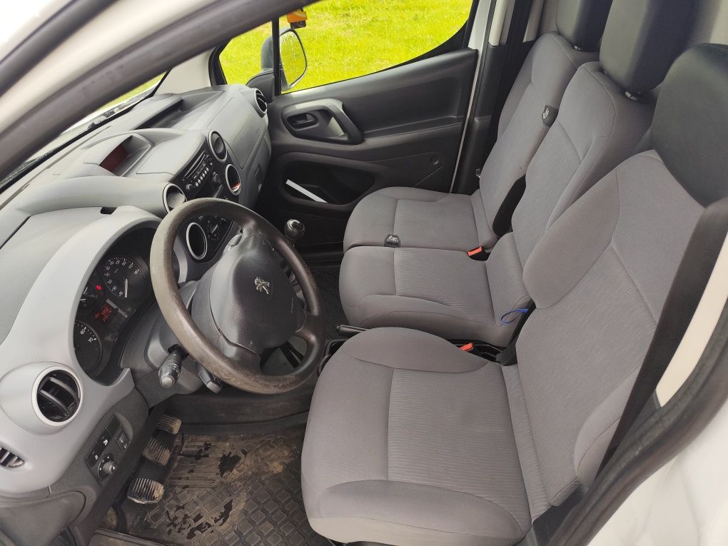 Peugeot Partner Berlingo maxi King 3 osoby klimatyzacja zabudowa regał