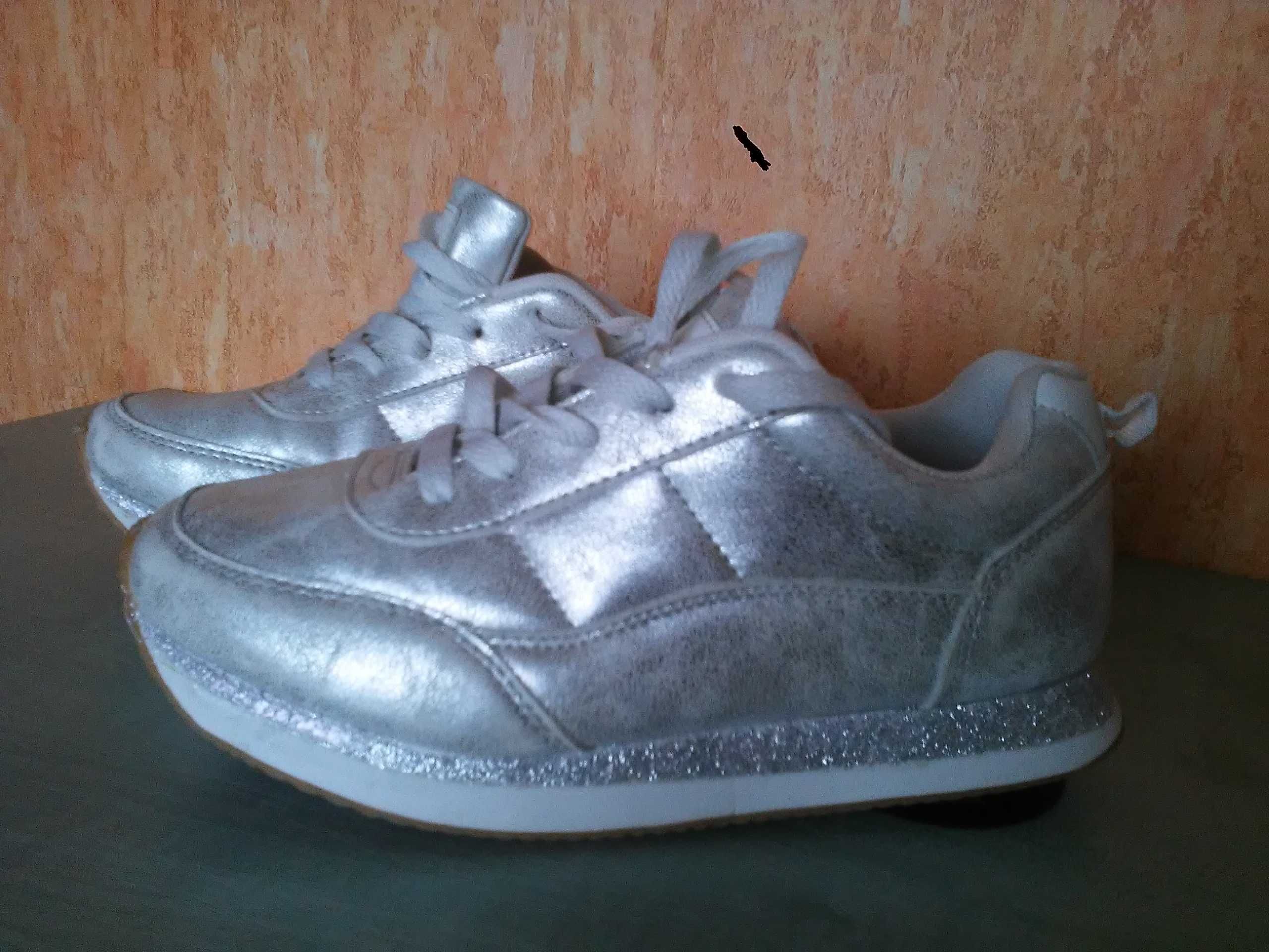 buty sneakersy srebrne/ Primark 3/36