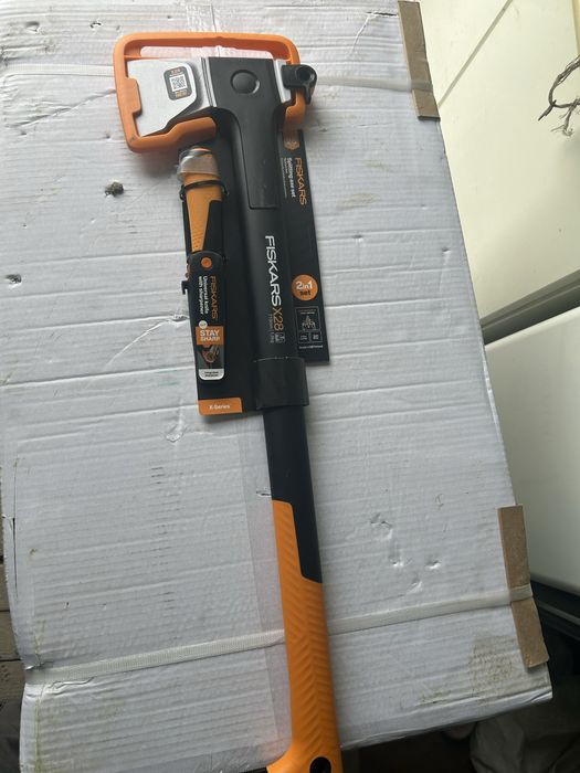 Сокира колун Fiskars Х 28 + ніж