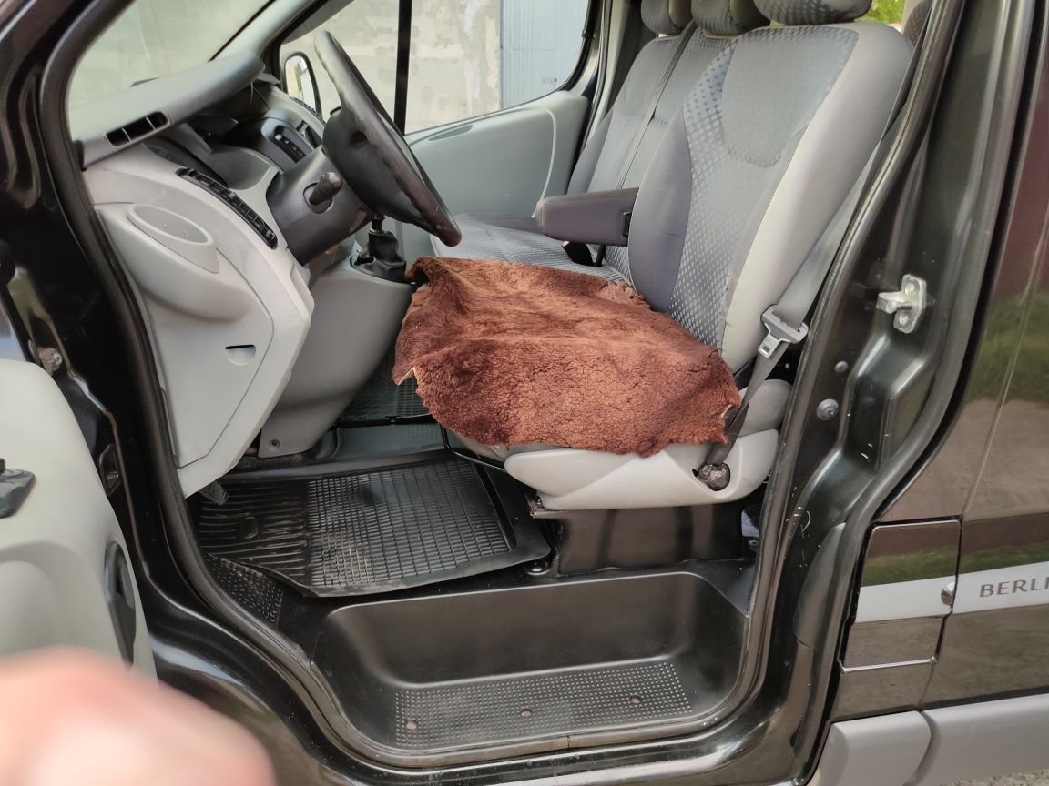 Renault Trafic Long 2,0 груз-пасс 2008 года один хозяин