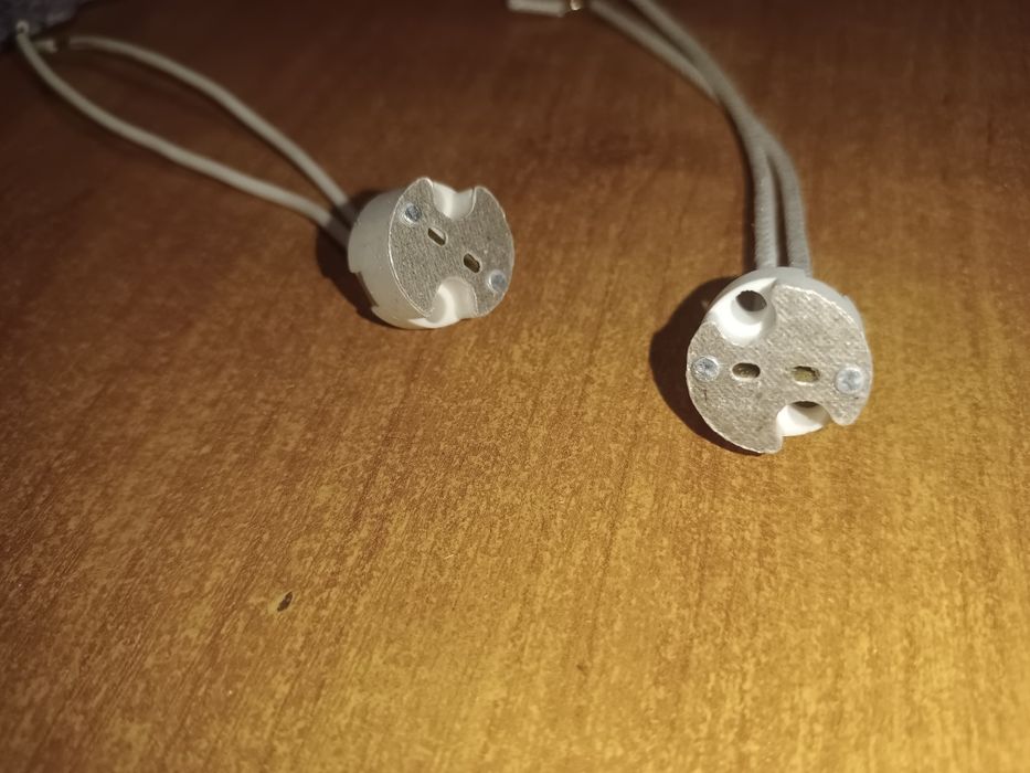 Oprawki  ceramiczne 200 sz żarowek mr16 G5
