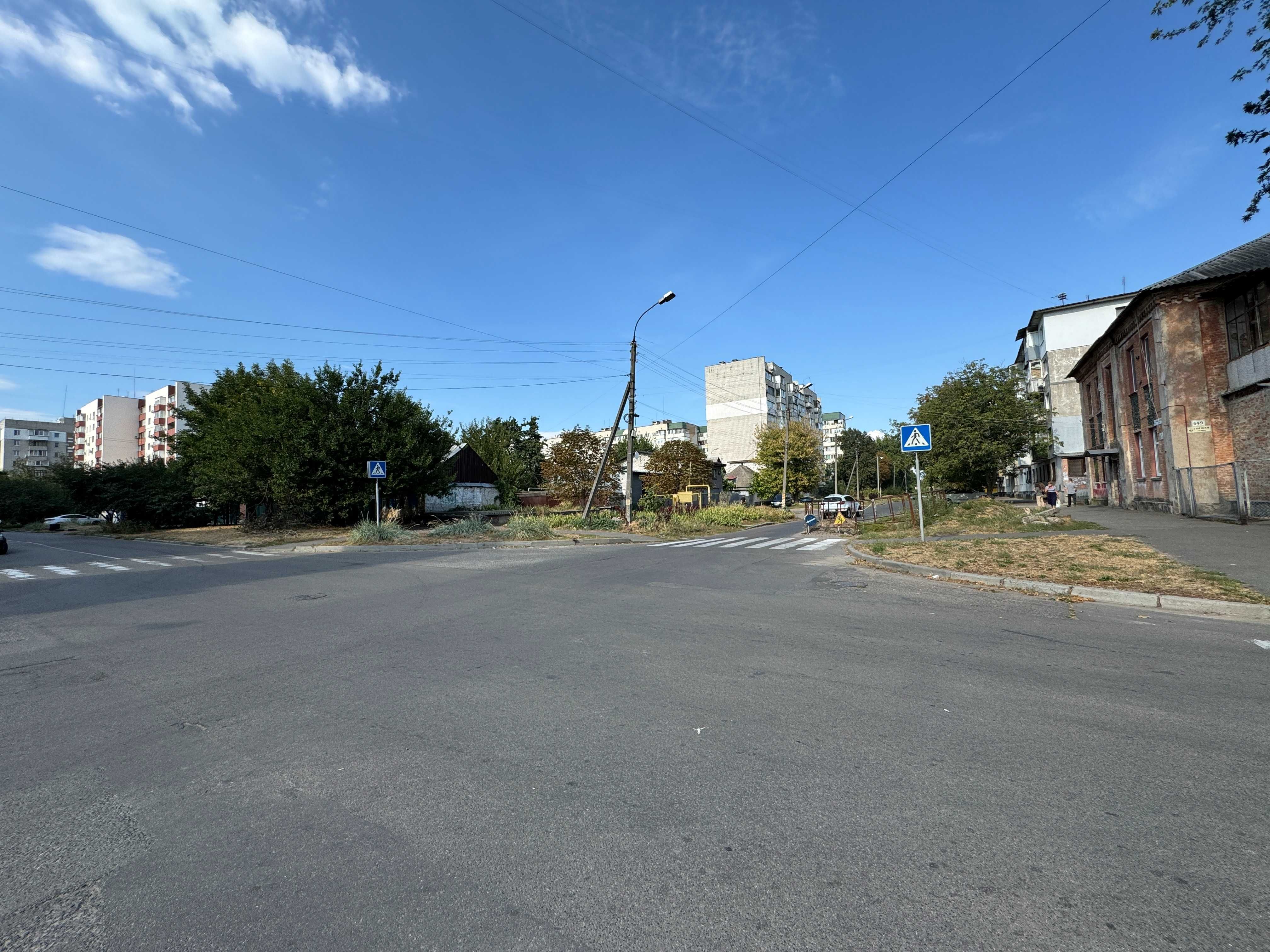 Фасадне приміщення в районі Сєдова