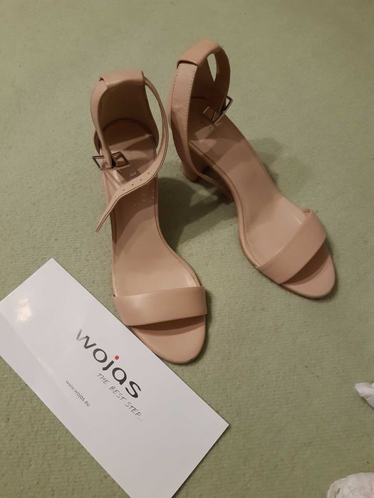 Sandały damskie beżowe eleganckie z zapięciem wokół kostki