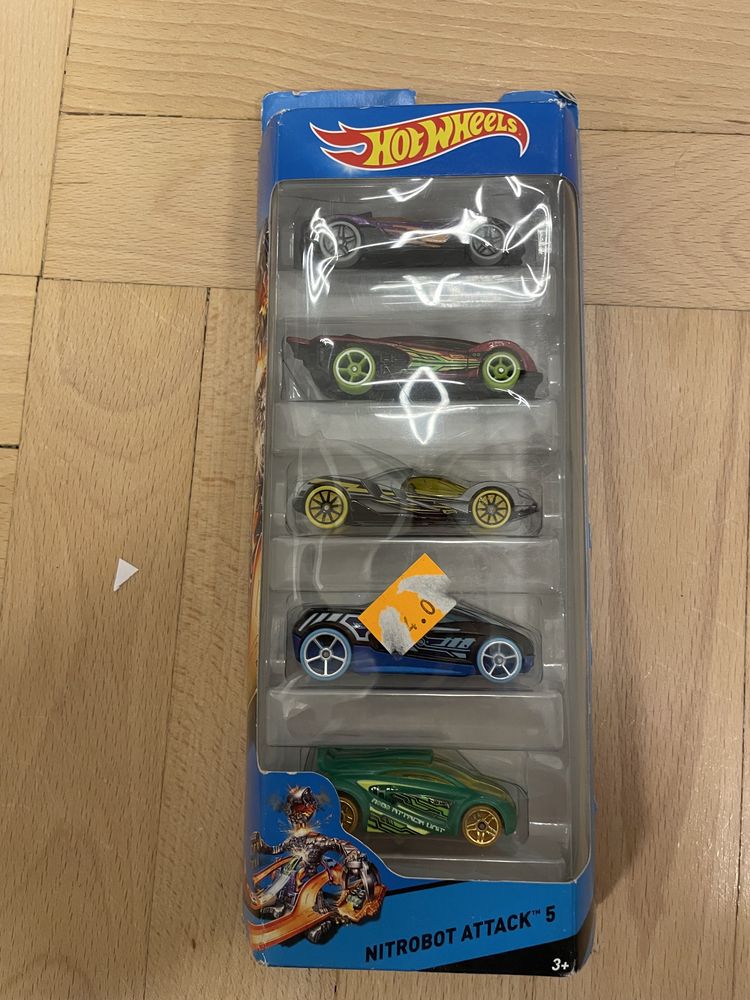 Hot wheels samochodziki nowe opakowanie 5szt