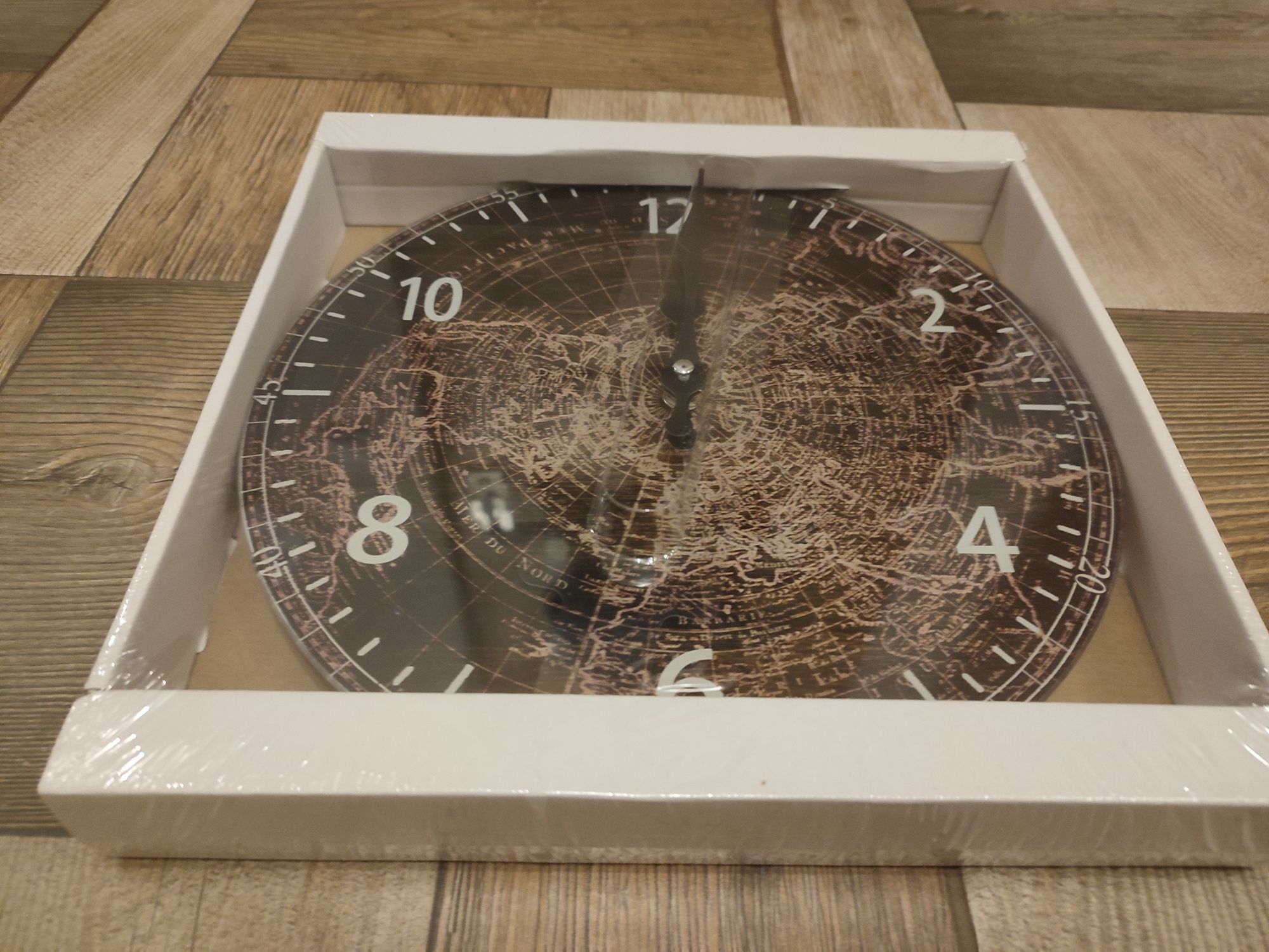 Nowy zegar ścienny Orilo 30 cm