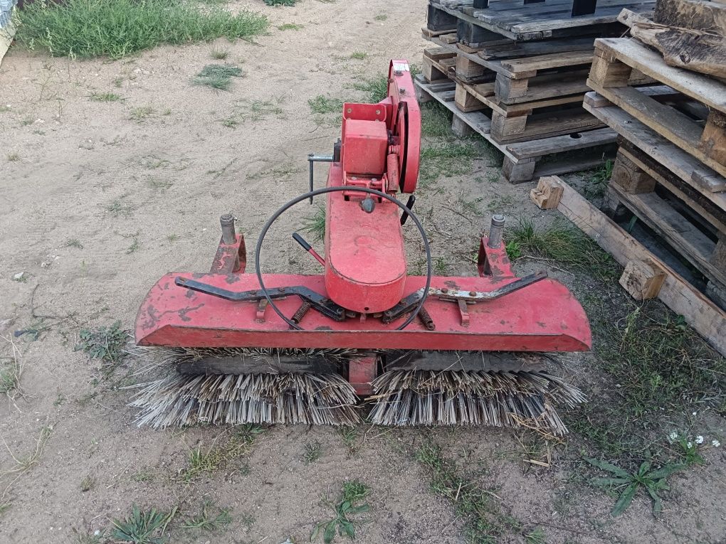 Zamiatarka szczotka do traktorka dzika Honda Iseki Kubota