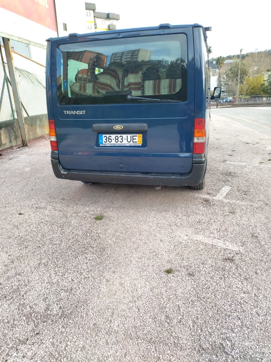 Ford Transit de 9 lugares