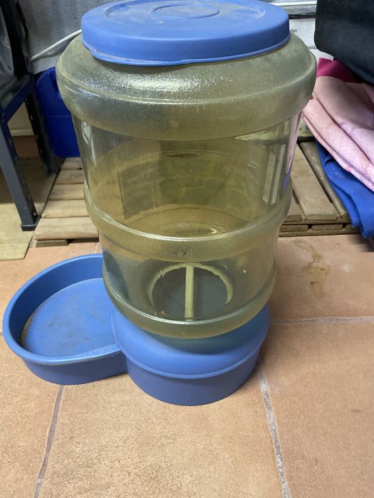 Comedouro para cães 9kg de comida
