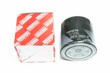 Filtr oleju OE Toyota Avensis RAV4 Corolla Dyna Picnic Starlet 2.0 D4D