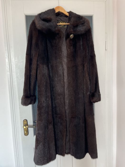 Норкова шуба довга
