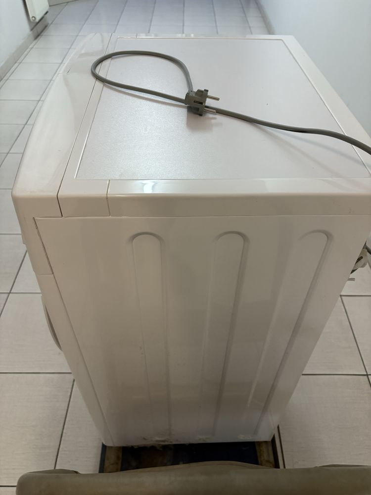 Pralka Sharp ES-HFA6103W3, 6 kg, uszkodzone łożysko