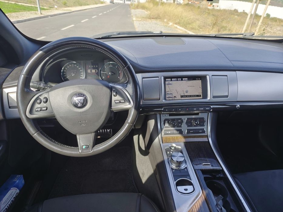 Jaguar XF 2.2 R-SPORT