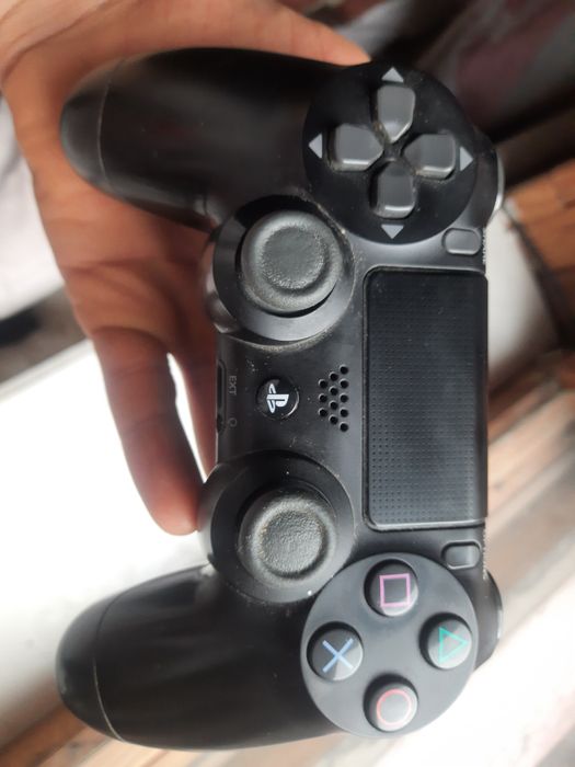 Геймпад dualshock 4 playstation 4  need for speed payback в подарок