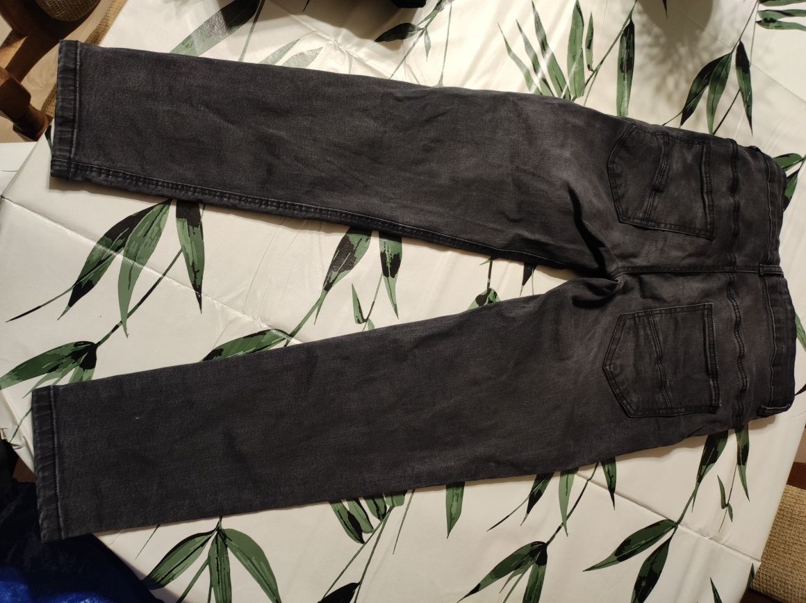 Spodnie jeansowe chłopięce r 146 cm, Reserved
